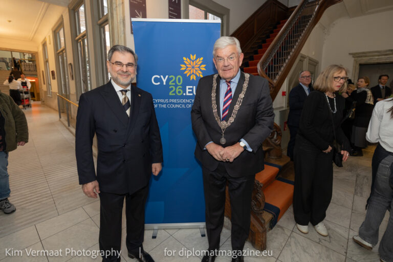 Cyprus Unveils Palimpsest Worlds in The Hague