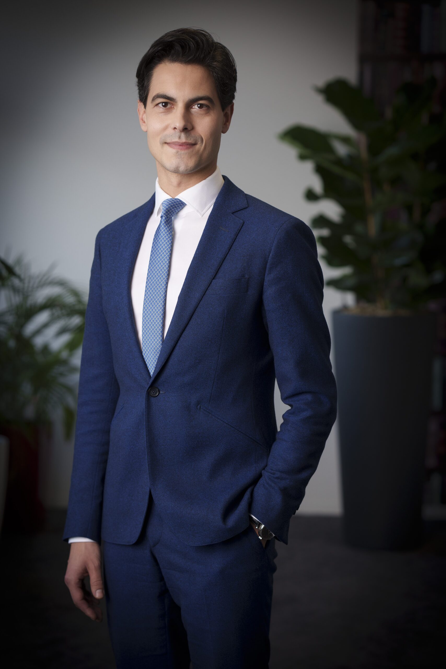 Netherlands Swears in New Cabinet: Coalition of D66, VVD and CDA