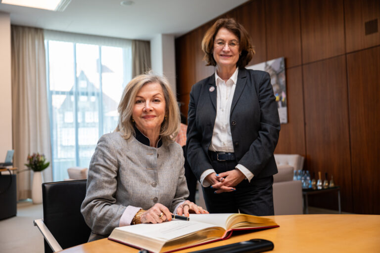 Ambassador Wand-Danielsson pays inaugural visit to Bremen